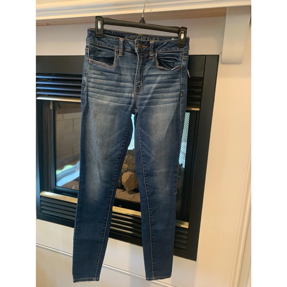 American Eagle Size 2 short High Rise Jeans